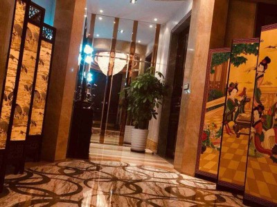 金山区海滨浴场在哪里啊